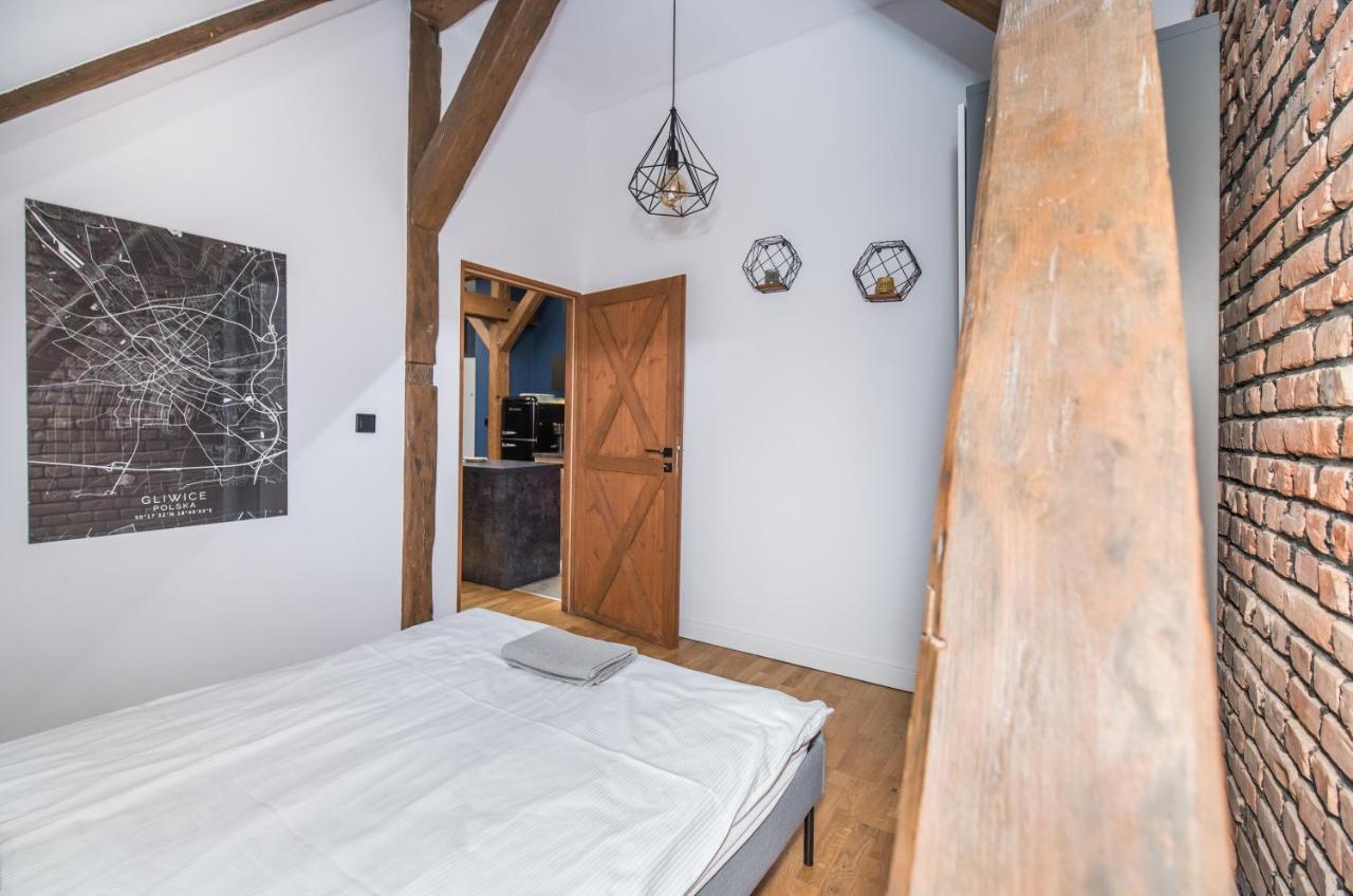 Uroczy Apartament グリヴィツェ エクステリア 写真