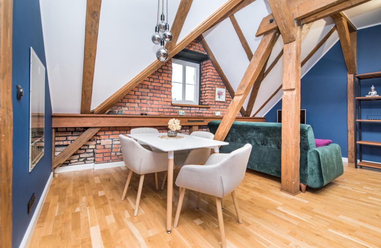 Uroczy Apartament グリヴィツェ エクステリア 写真