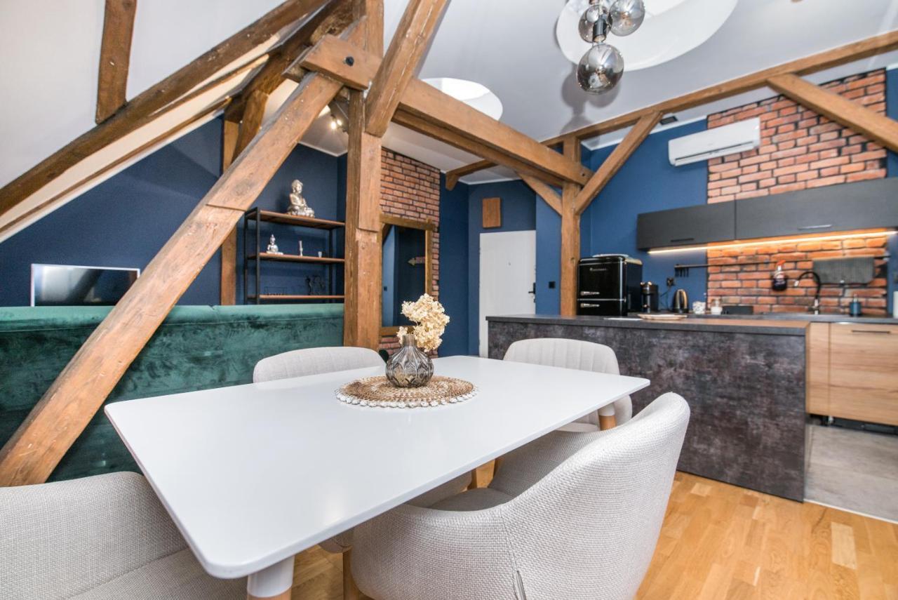Uroczy Apartament グリヴィツェ エクステリア 写真